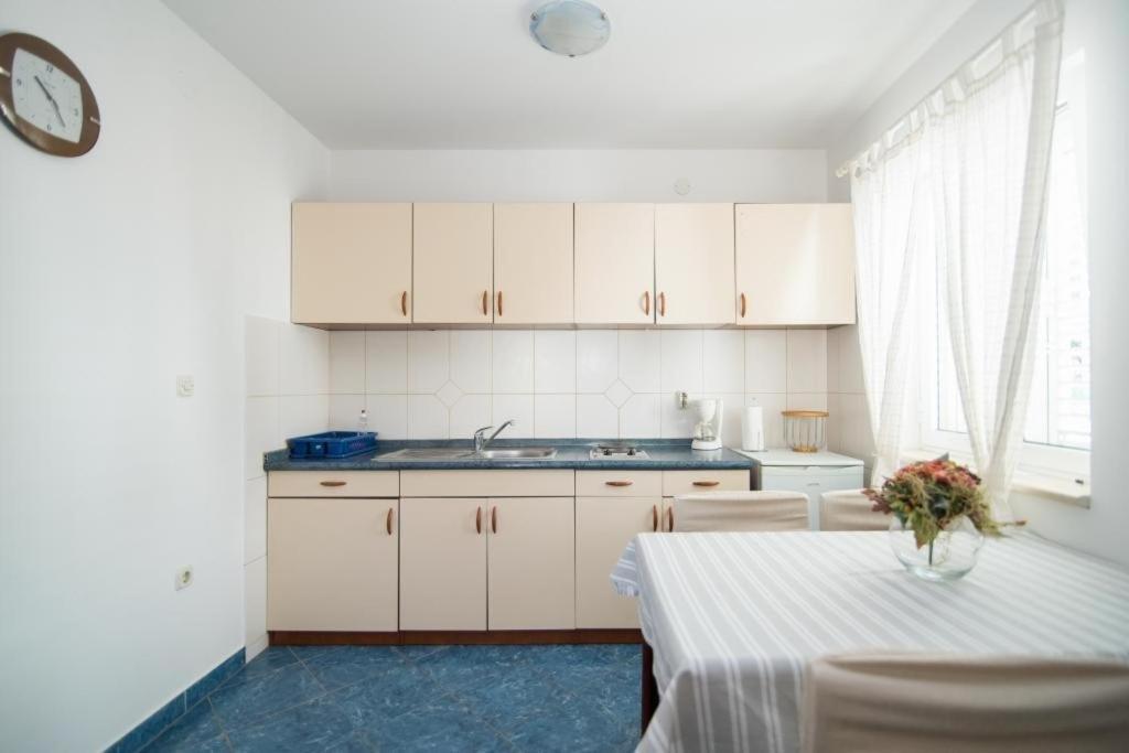 Apartments Batinic Supetar Eksteriør bilde