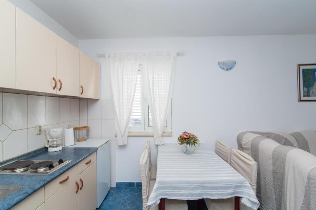 Apartments Batinic Supetar Eksteriør bilde